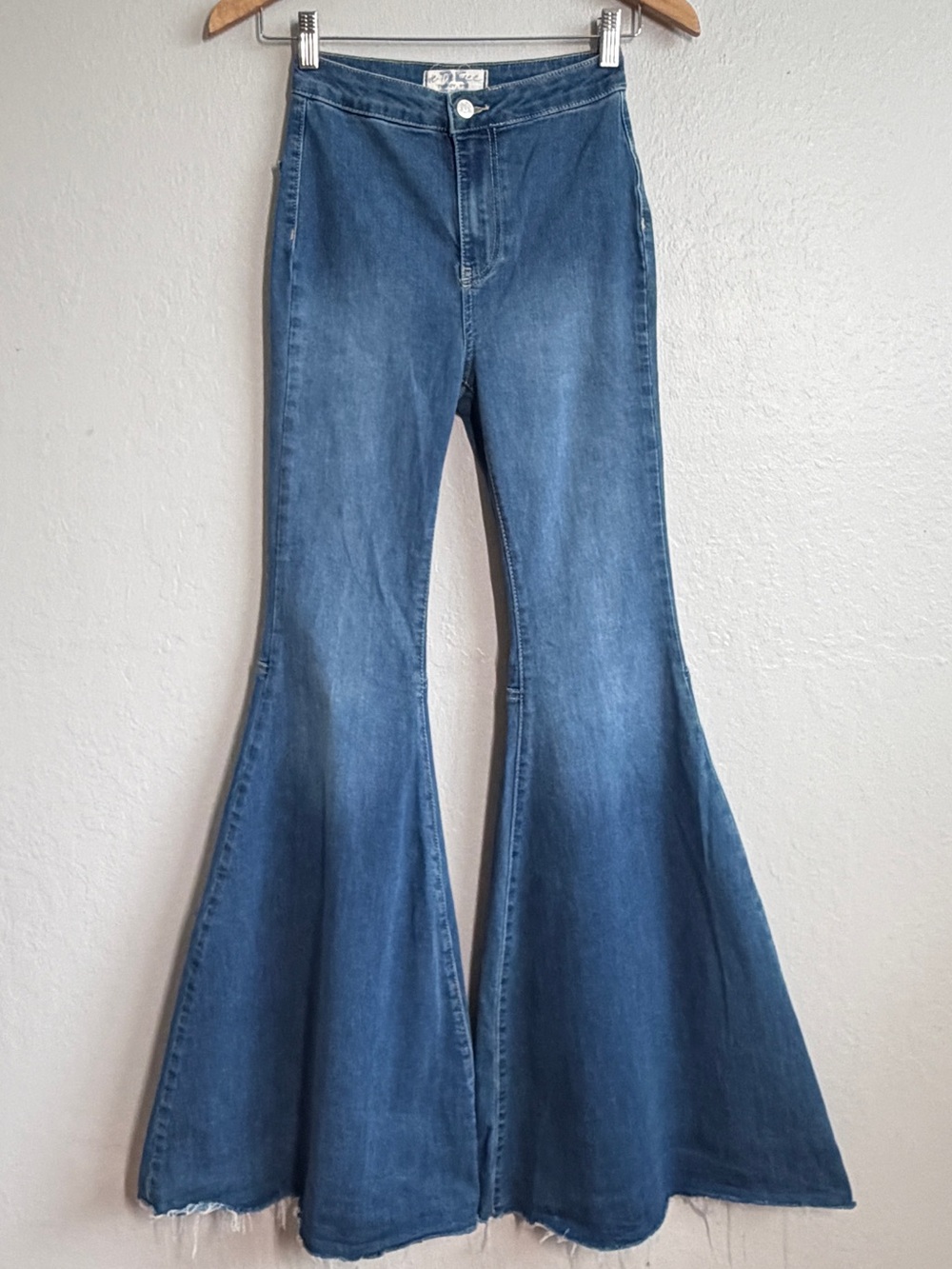Free People We The Free Just Float On Flare Jeans Boho High waisted Size 25